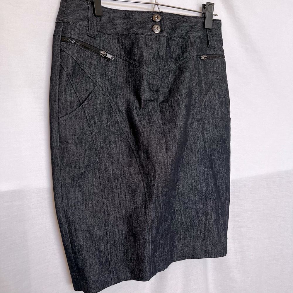 Willi Smith Black Denim Pencil Jean Skirt.  Size 4 - Picture 5 of 8